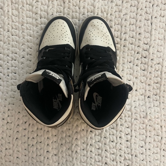 Jordan 1s Mocha high - Picture 3 of 4